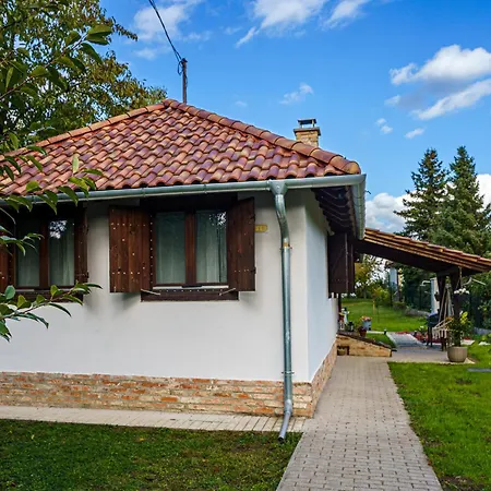 A Kulcshoz Menedek * Kulcs