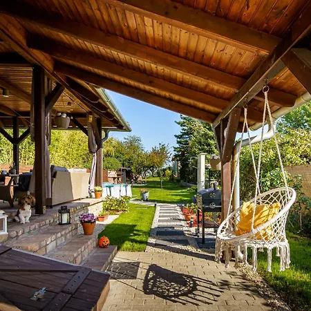 Feriehus A Kulcshoz Menedek