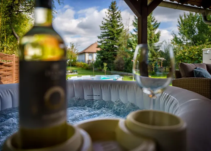 A Kulcshoz Menedek Case de vacanță